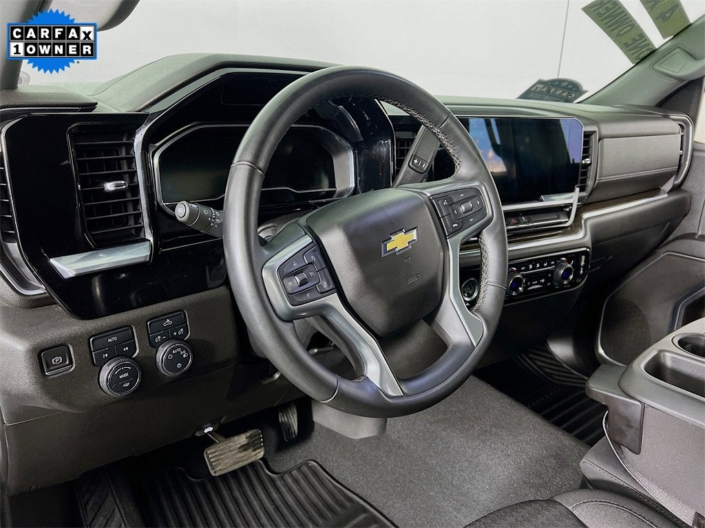 2023 Chevrolet Silverado 1500 LT (2FL)