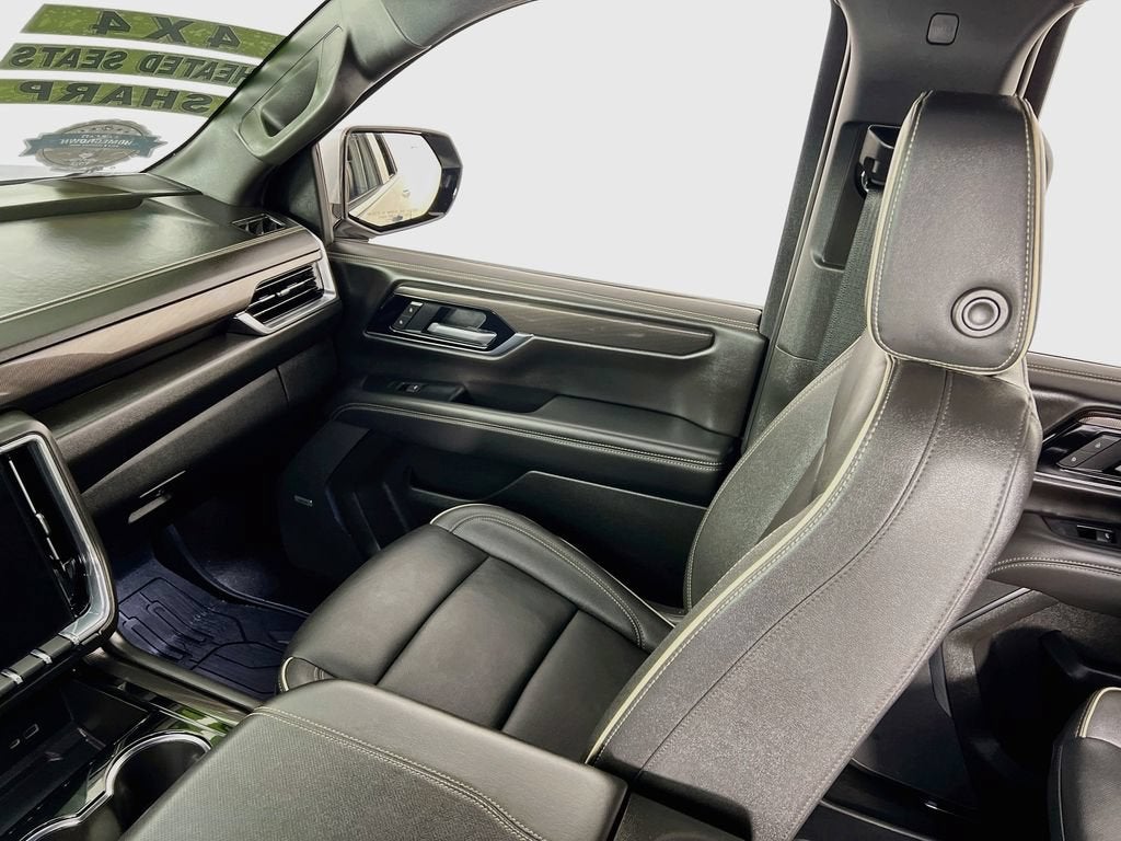 2025 GMC Yukon Elevation
