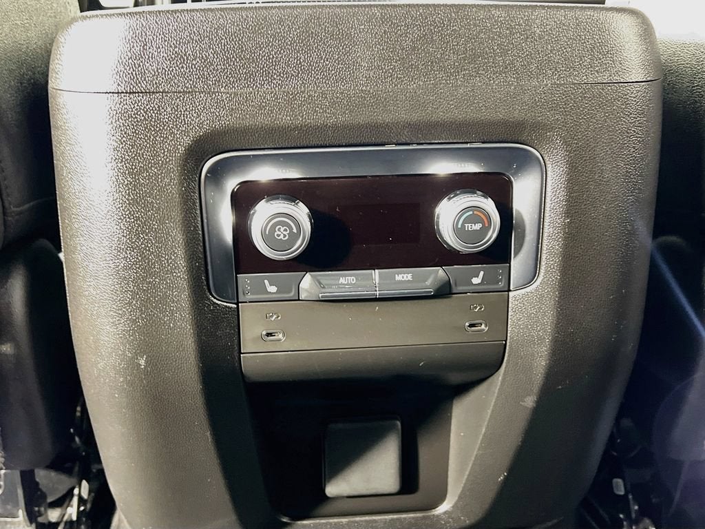 2025 GMC Yukon Elevation