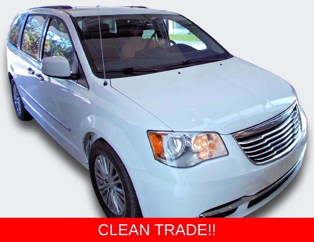 2016 Chrysler Town & Country Touring